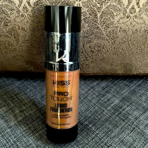 Kiss Pro Touch Liquid Foundation (415 Mocha) - Picture 1 of 1